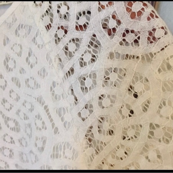 🤍SOLITAIRE Lace Overlay Top🤍 - Picture 4 of 7